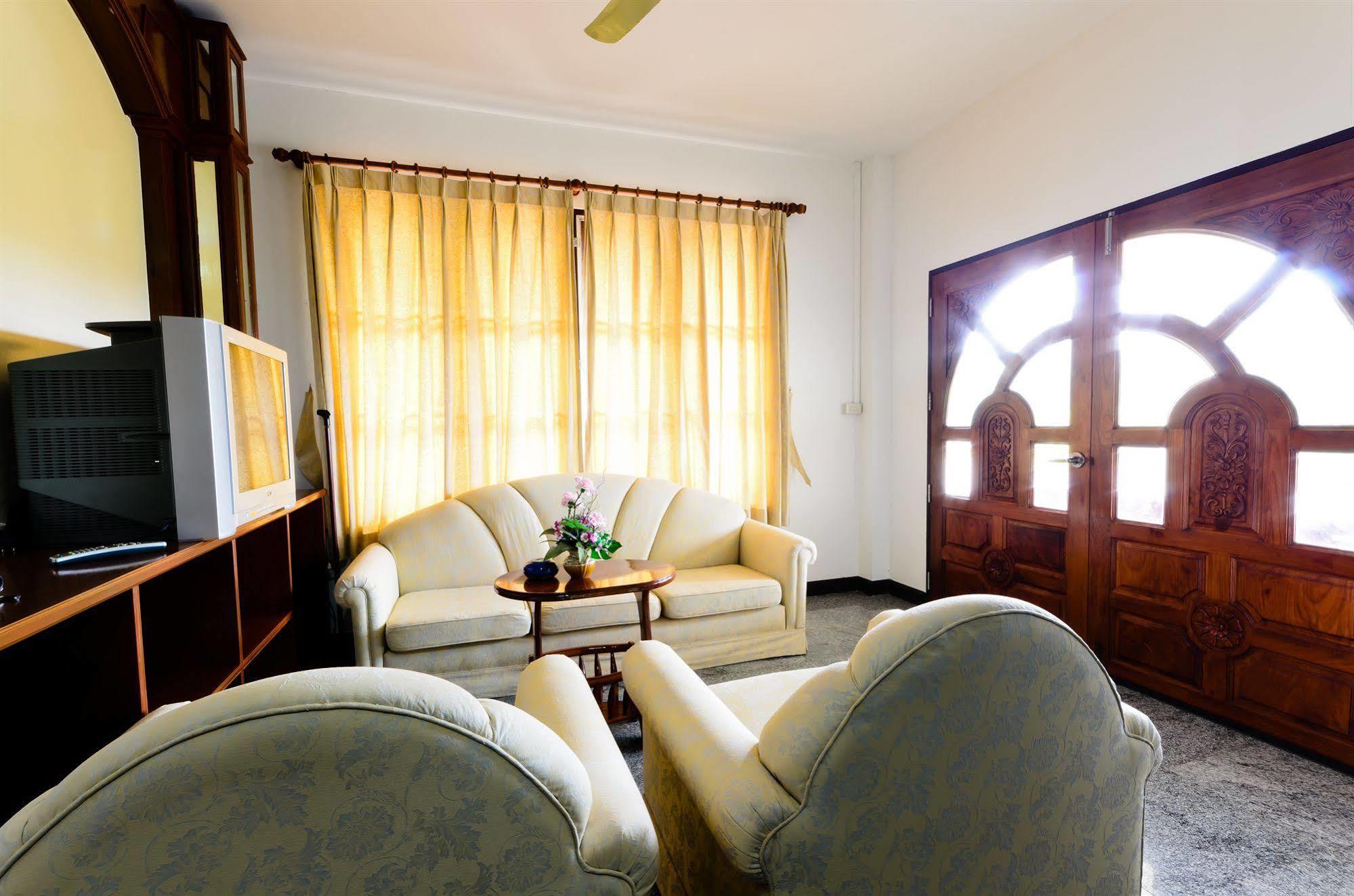 Sananwan Beach B&B Bang Saphan Noi Bagian luar foto