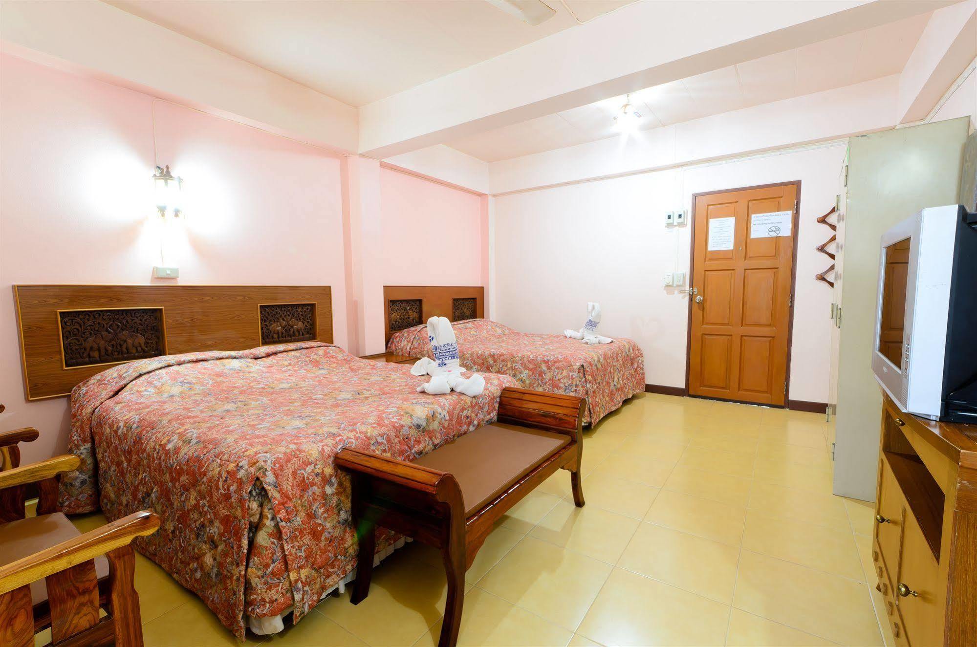 Sananwan Beach B&B Bang Saphan Noi Bagian luar foto