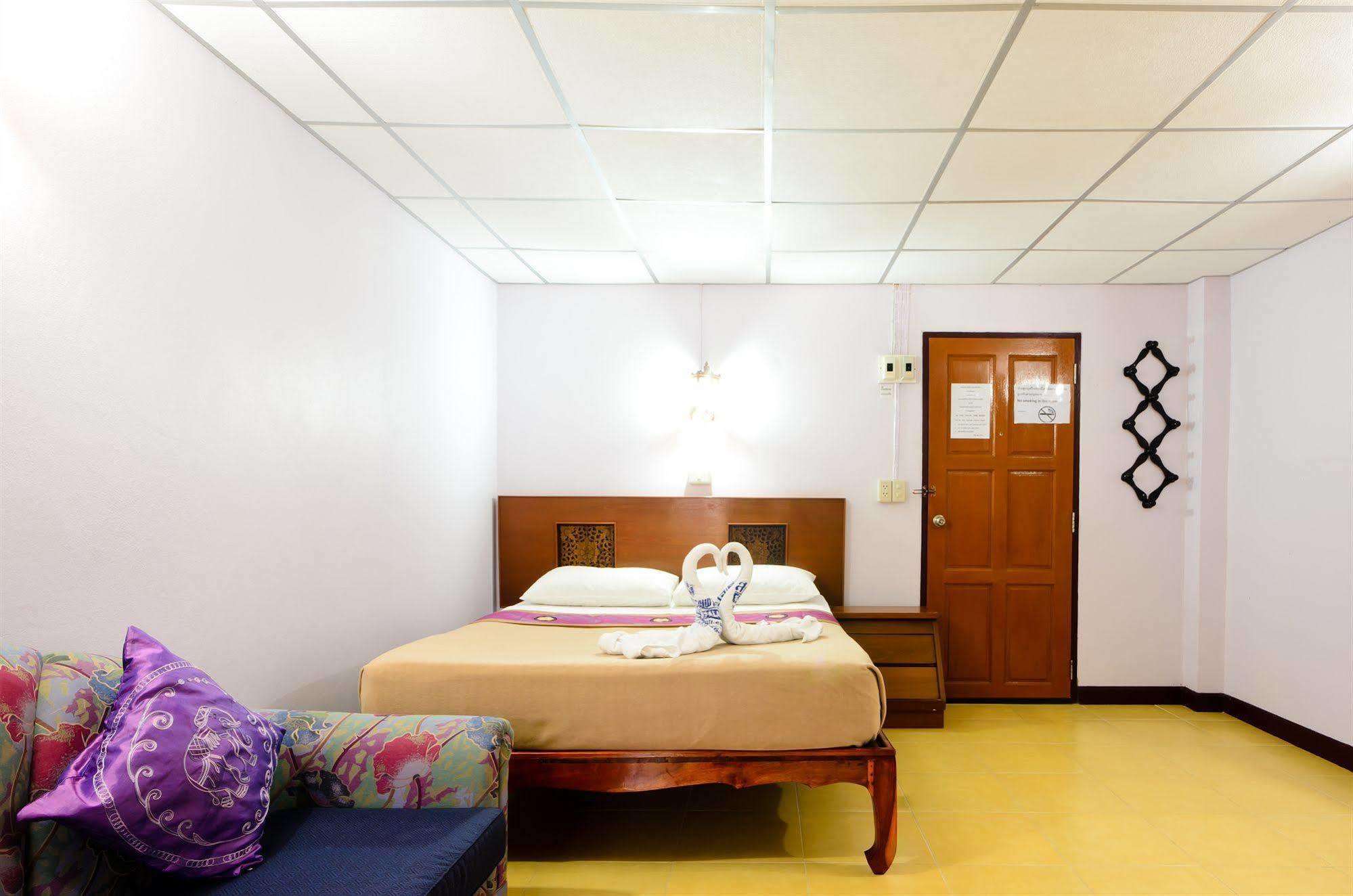 Sananwan Beach B&B Bang Saphan Noi Bagian luar foto