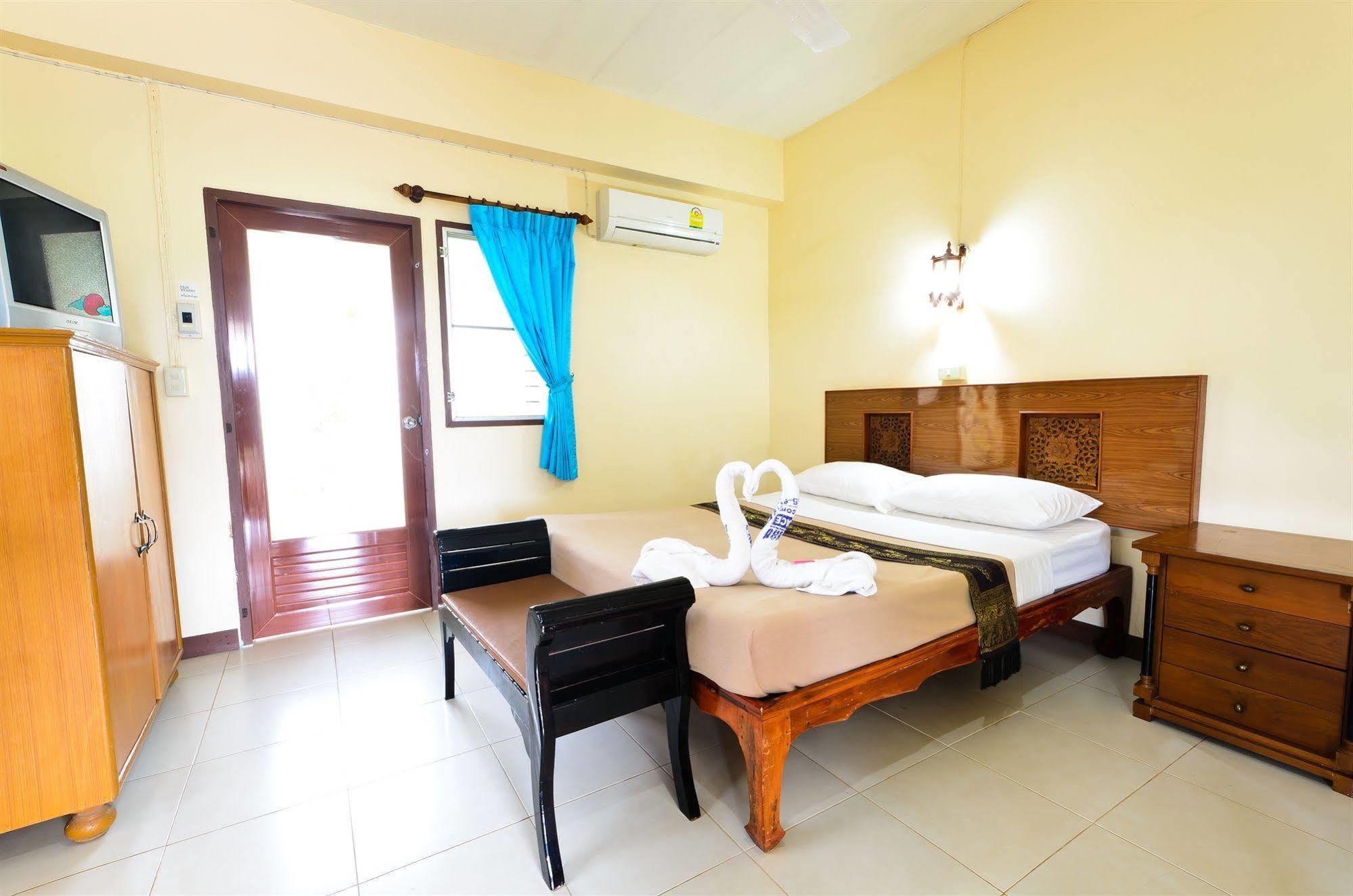 Sananwan Beach B&B Bang Saphan Noi Bagian luar foto
