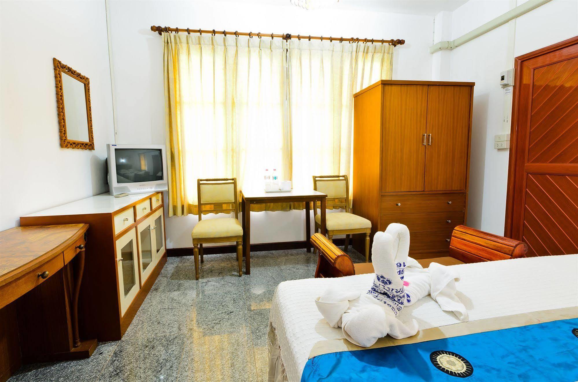 Sananwan Beach B&B Bang Saphan Noi Bagian luar foto