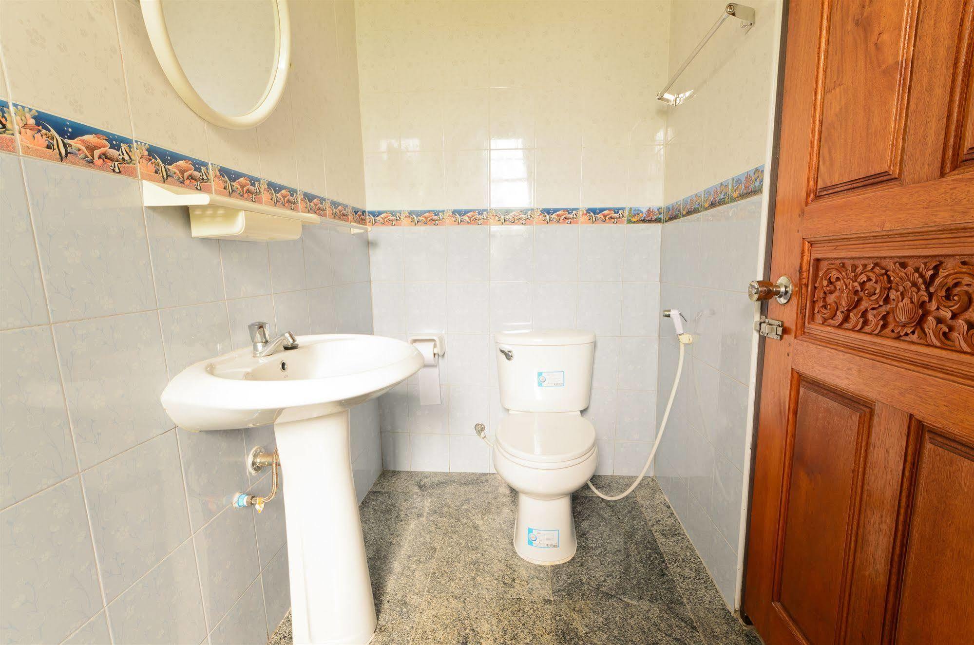 Sananwan Beach B&B Bang Saphan Noi Bagian luar foto