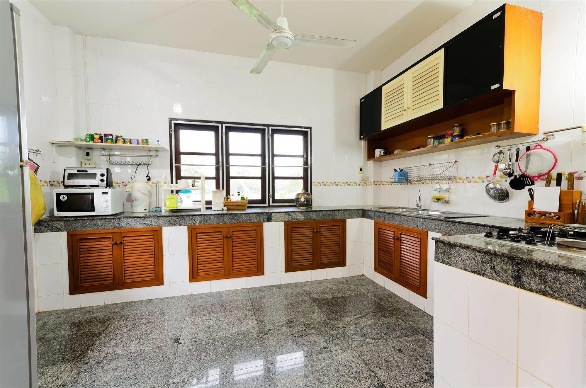 Sananwan Beach B&B Bang Saphan Noi Bagian luar foto