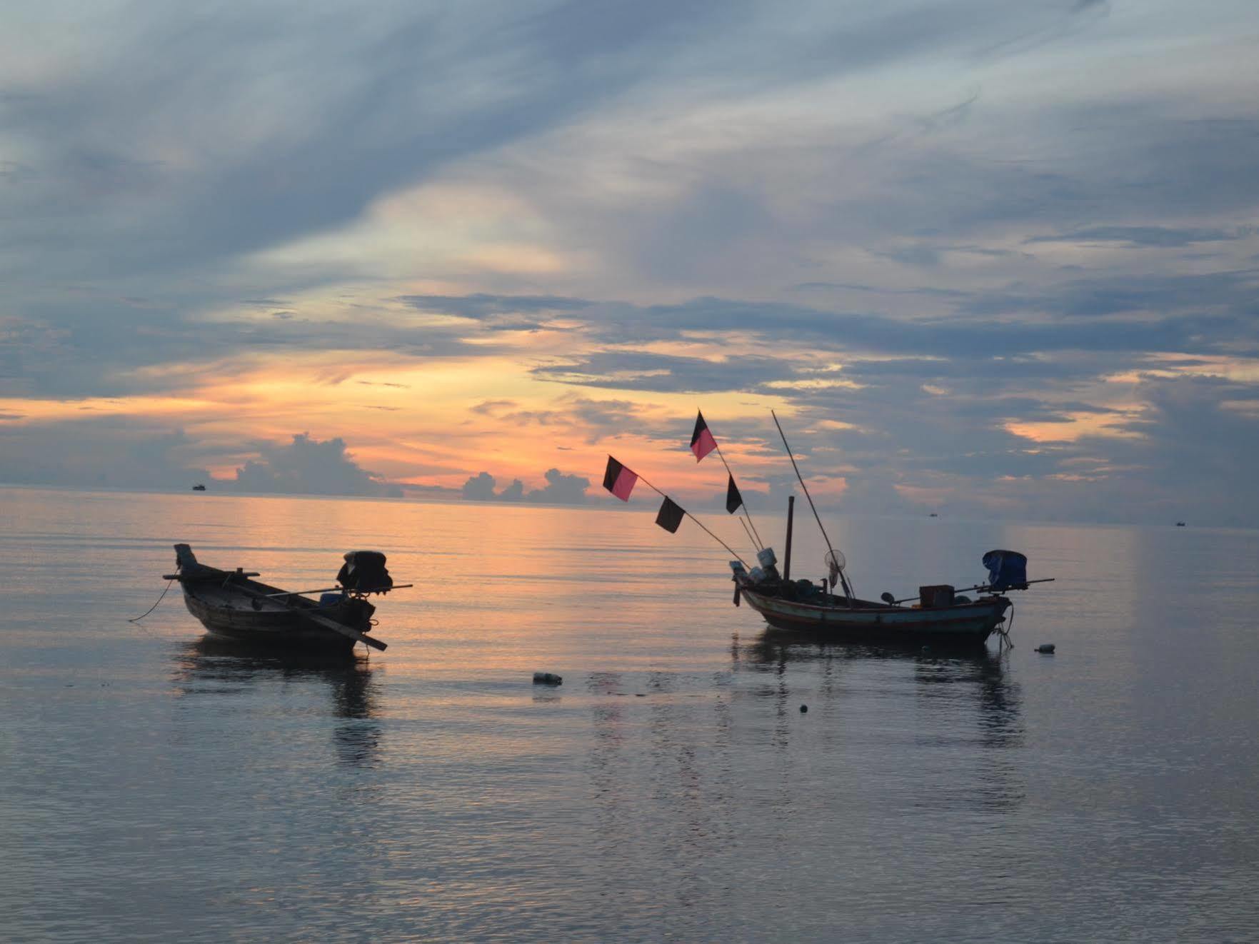 Sananwan Beach B&B Bang Saphan Noi Bagian luar foto
