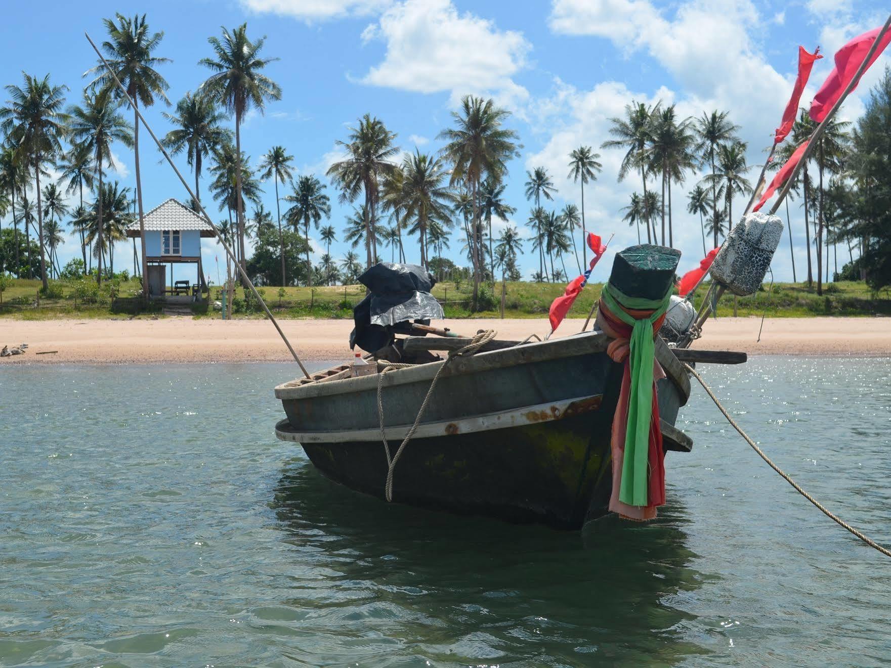 Sananwan Beach B&B Bang Saphan Noi Bagian luar foto