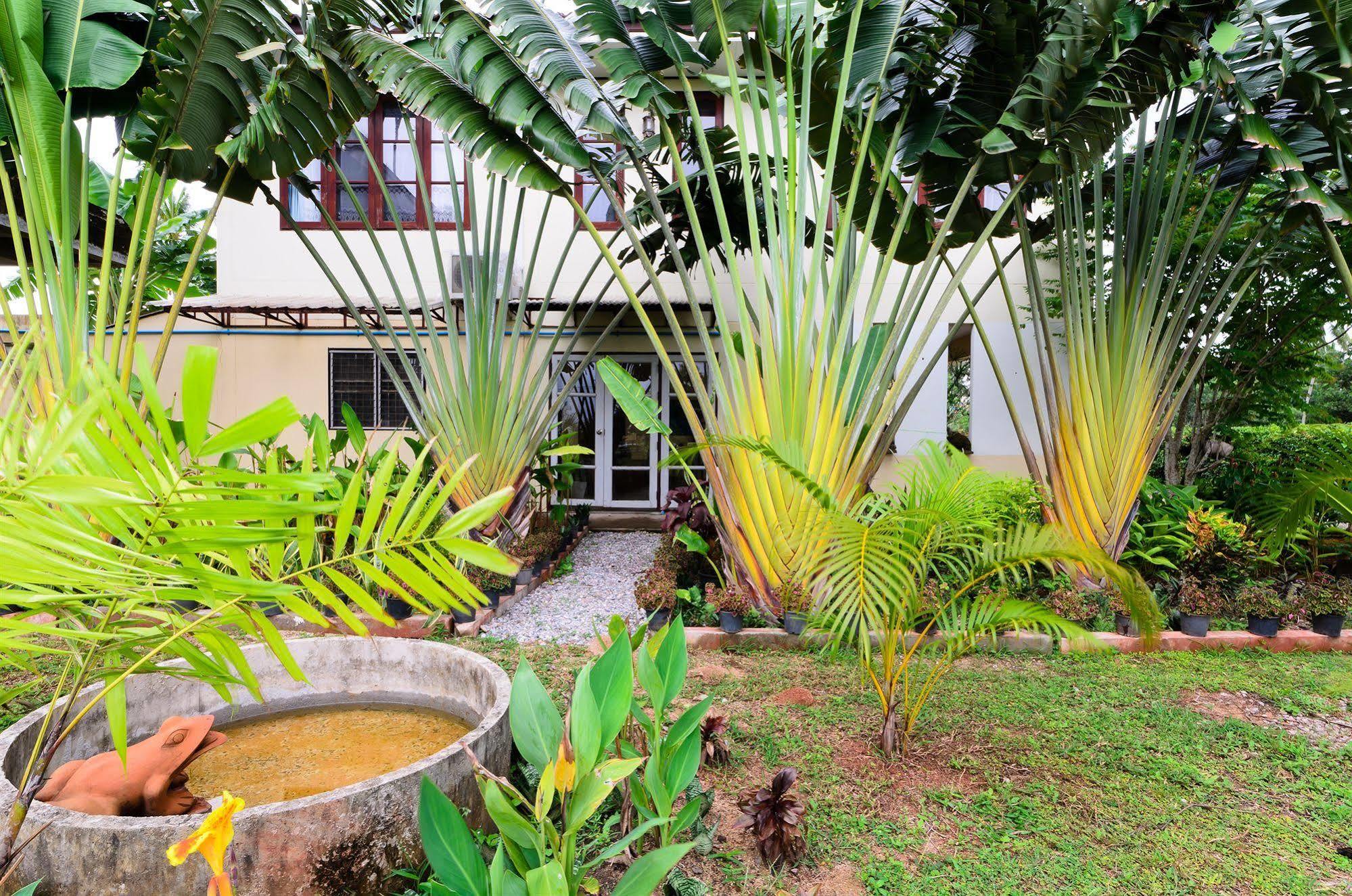 Sananwan Beach B&B Bang Saphan Noi Bagian luar foto