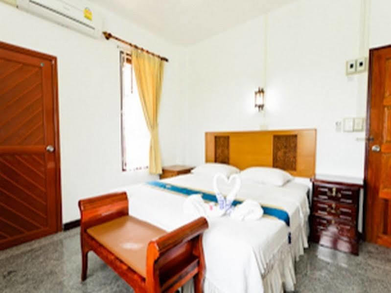 Sananwan Beach B&B Bang Saphan Noi Bagian luar foto